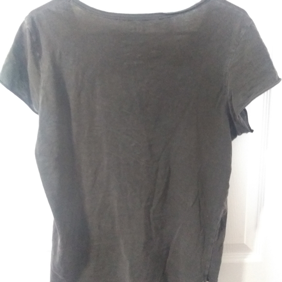 Gray shirt - Picture 2 of 4